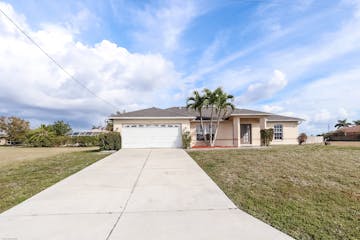 2211 NE 5th Ave Cape Coral, FL 33909